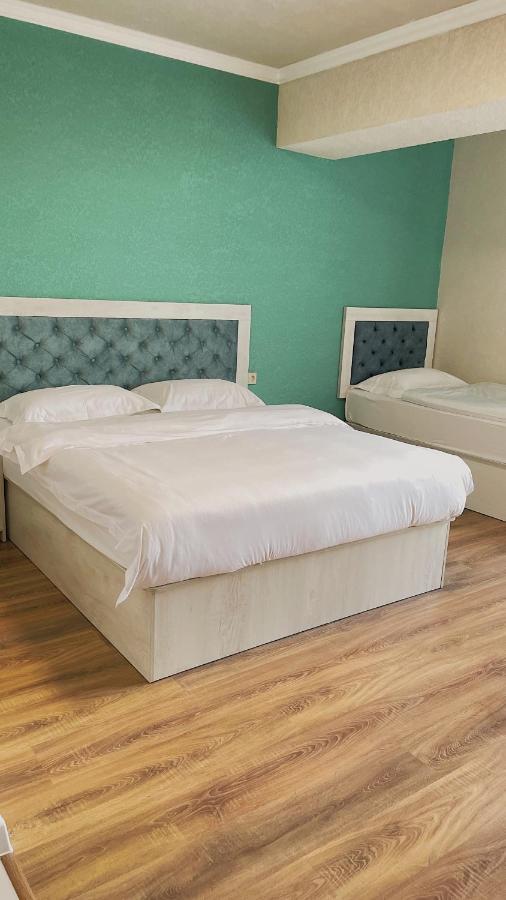Khan Plaza Алма Ата Екстериор снимка