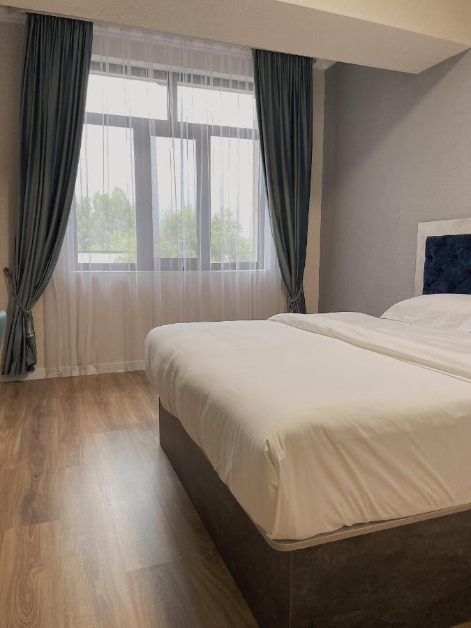 Khan Plaza Алма Ата Екстериор снимка