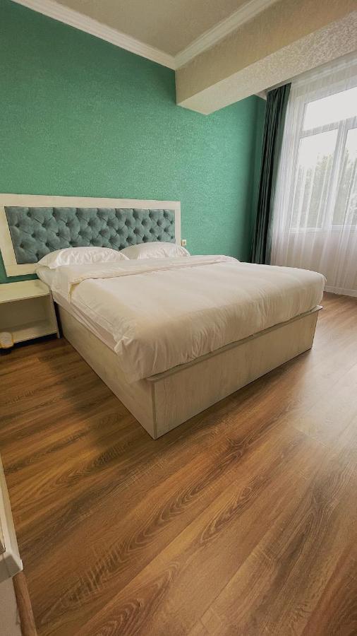 Khan Plaza Алма Ата Екстериор снимка